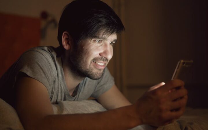 Why Reducing Screen Time Improves Your Wellbeing